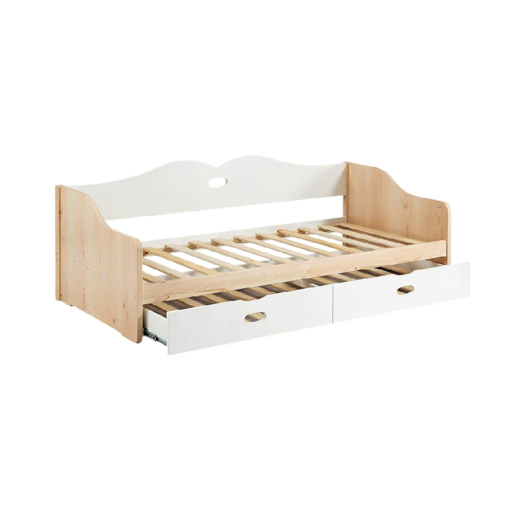 Bed met uittrekbare lades en houten frame